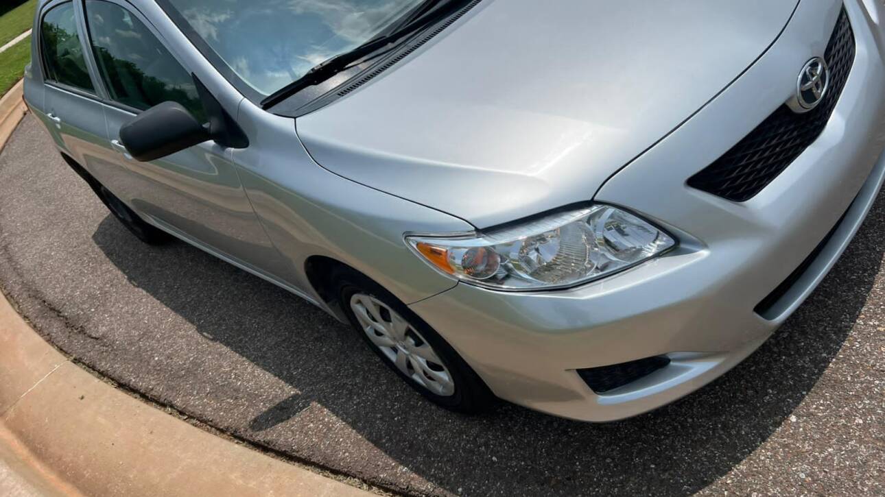 Toyota Corolla LE 2010